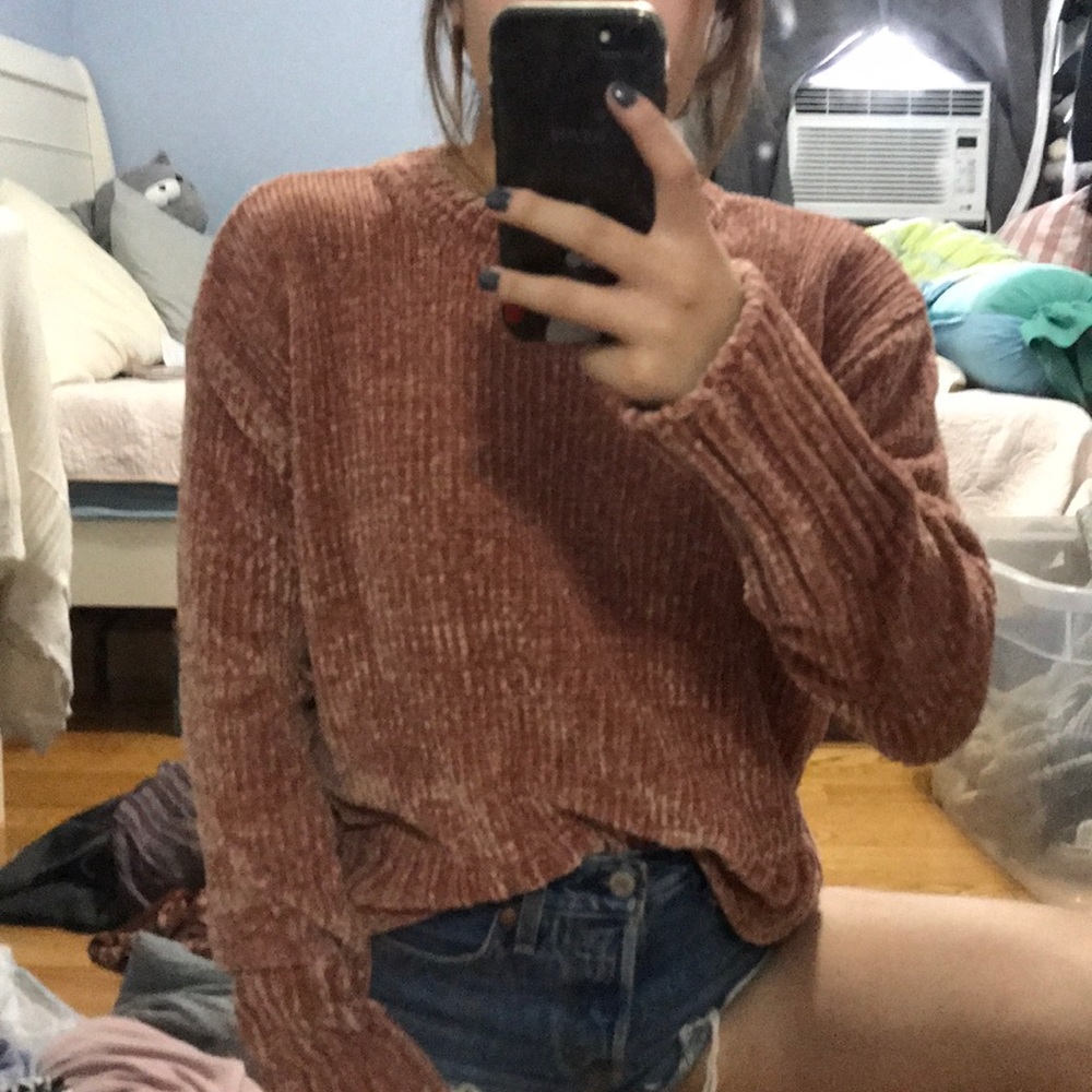 Cute mauve chenille sweater